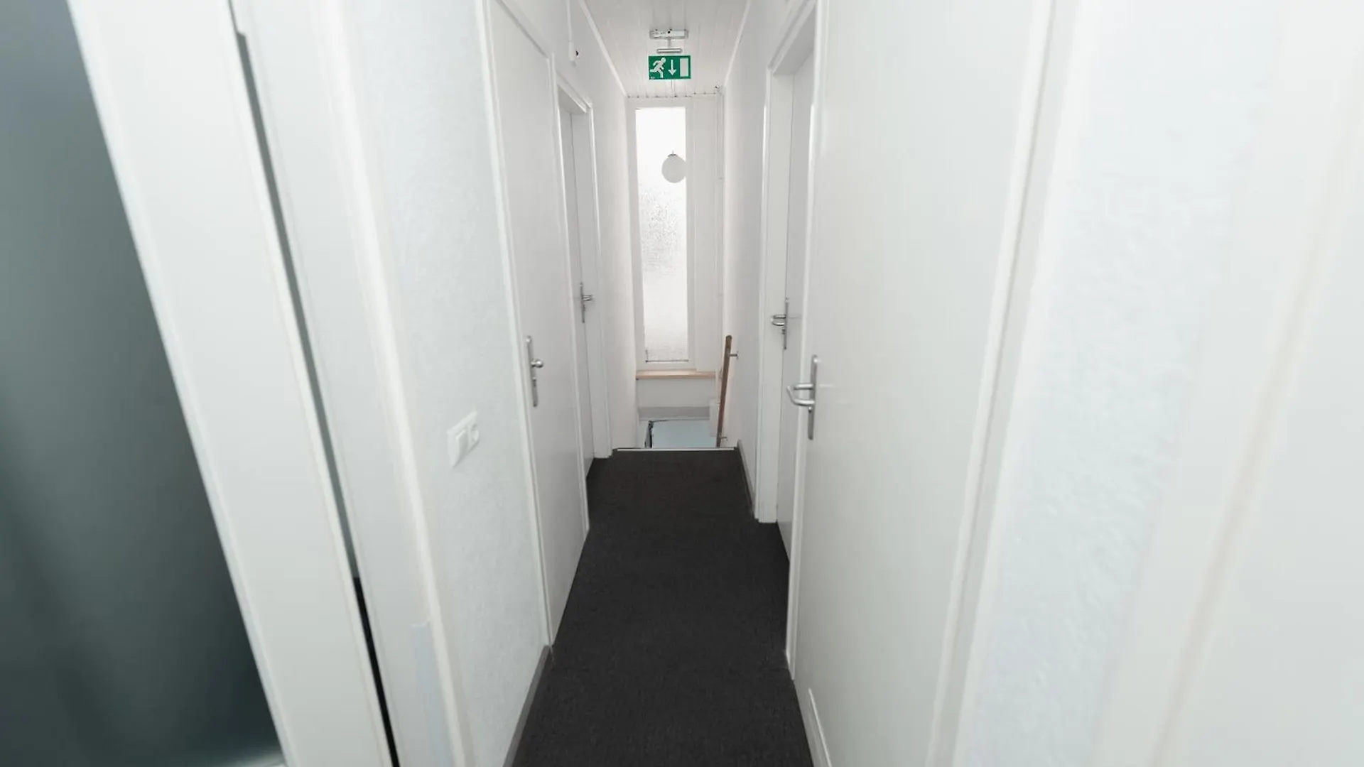 Boutique Hotel Herbergh Amsterdam Airport Free Parking Badhoevedorp 3*,