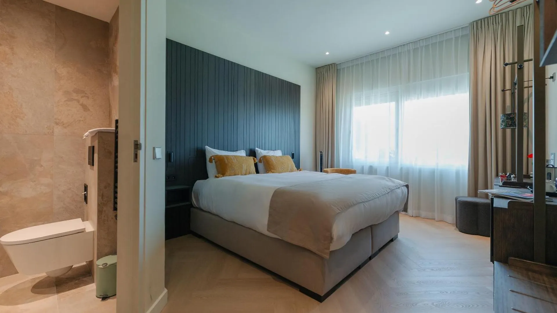 Boutique Hotel Herbergh Amsterdam Airport Free Parking contacts