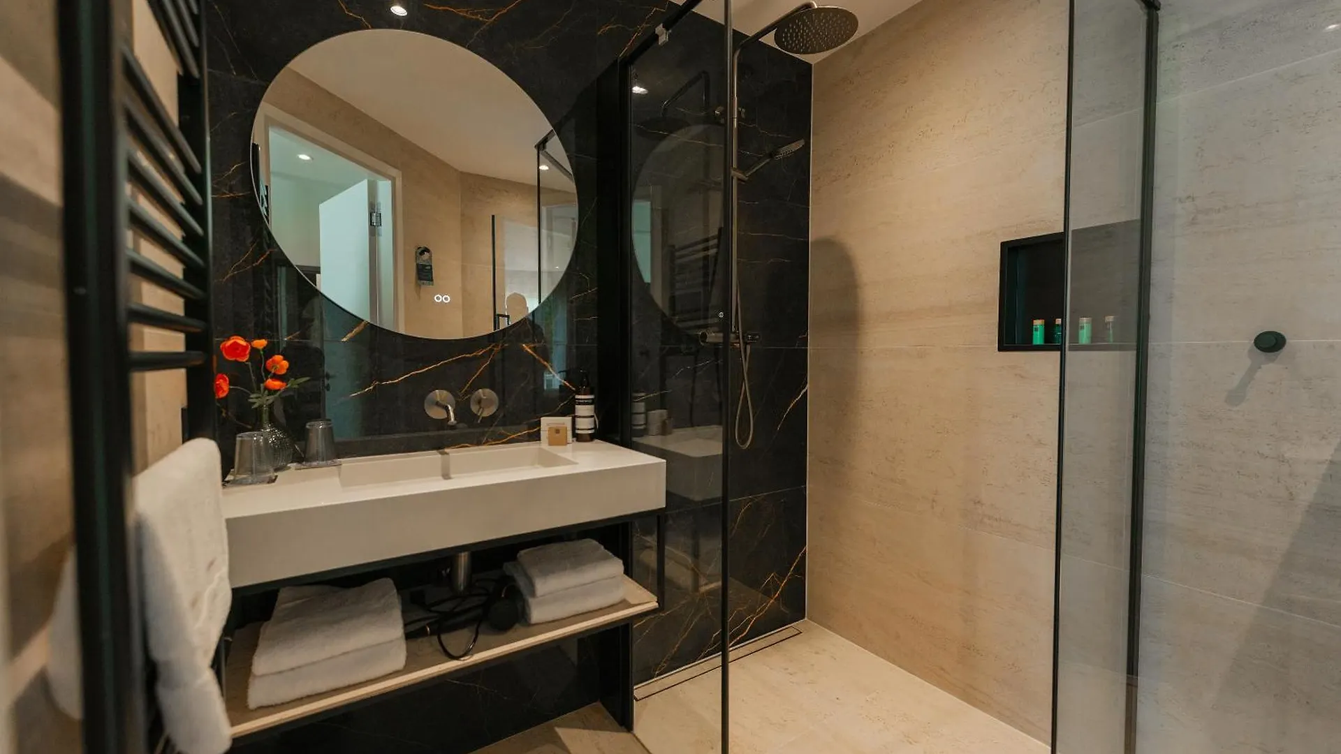 Boutique Hotel Herbergh Amsterdam Airport Free Parking Badhoevedorp 3*,  Netherlands