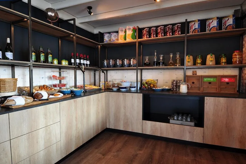 Boutique Hotel Herbergh Amsterdam Airport Free Parking Badhoevedorp Netherlands